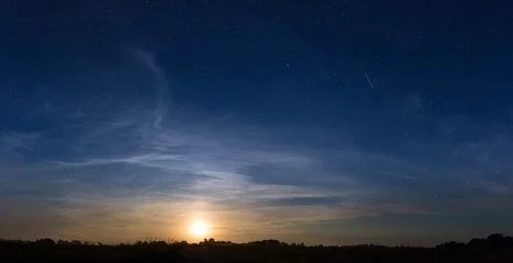Fototapete Rund Rising moon in dark blue sky with stars © skumer
