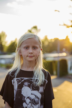 Sweden, Smaland, Anderstorp, Portrait of blond girl (10-11)