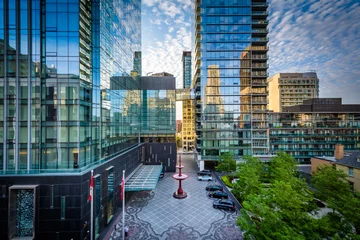 Fotobehang Modern buildings along Yorkville Avenue in Midtown Toronto, Onta © jonbilous