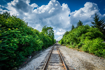 Obraz premium Railroad tracks, in downtown Manchester, New Hampshire.