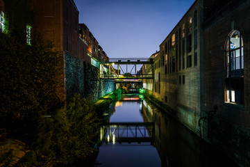 Fototapeta na wymiar The Chesapeake & Ohio Canal at night, in Georgetown, Washington,