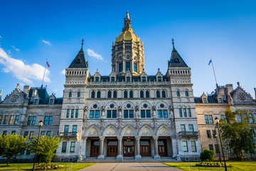 Fototapeta na wymiar The Connecticut State Capitol Building in Hartford, Connecticut.