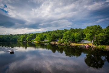 Fototapeta na wymiar The Piscataquog River, in Manchester, New Hampshire.