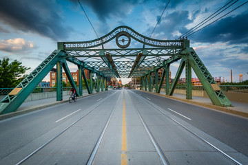Fototapeta na wymiar The Queen Street Bridge over the Lower Don River, in Toronto, On