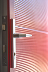 rote Sicherheitstür