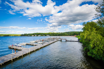 Fototapeta premium View of docks on Lake Winnipesaukee in Weirs Beach, Laconia, New