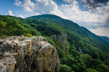 View of the Blue Ridge Mountains from Little Stony Man Cliffs in