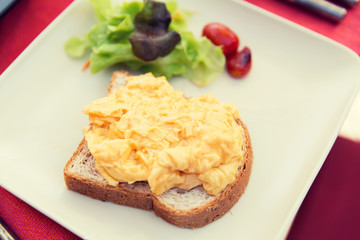 close up of toasted white bread on plate