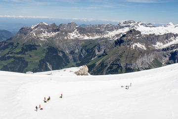 Pontony na lodowcu Titlis © Anna