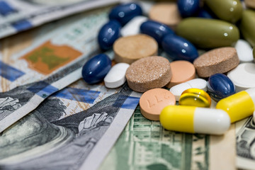 medical pills on american dollars