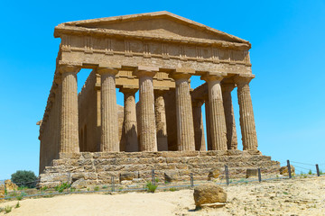 Obraz premium Ercole temple in the Valley of the Temples, Agrigento.