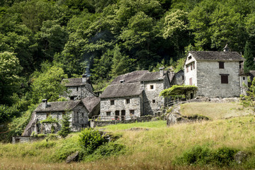 Fototapeta na wymiar Stone village in the Swiss Alps