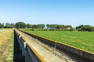 High irrigation channel made of cement