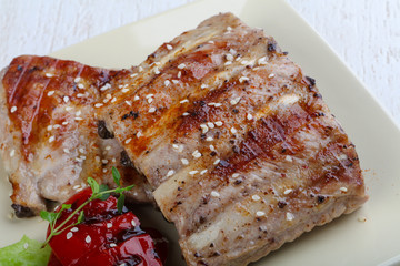 Grilled pork ribs