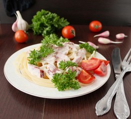 Spaghetti a La Carbonara with melted cheese