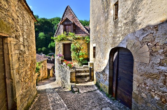Quaint lane in the beautiful Dordogne village of Beynac, France