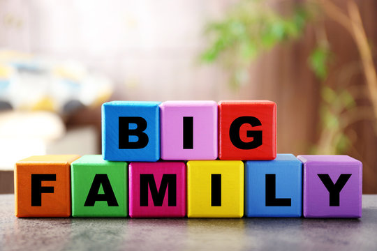 Color words BIG FAMILY on light background