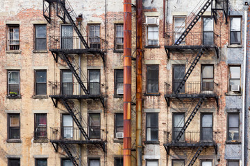 Budynki w pobliżu NYU na Manhattanie w Nowym Jorku - 115674269