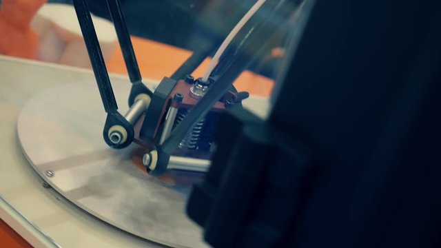 3D printer prints from orange
