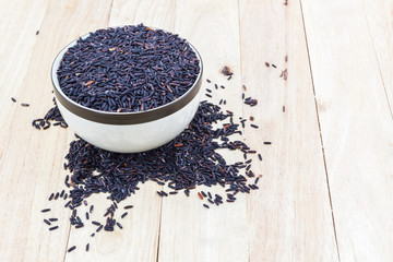 Rice berry in a bowl.