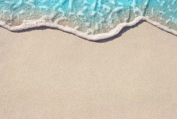 Crédence en verre imprimé Plage et mer Vague douce de l& 39 océan sur la plage de sable, arrière-plan.