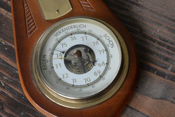Altes Barometer - deutsch