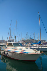 Fototapeta na wymiar sailboats in the Harbor of the city of Toulon, southern France