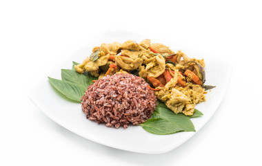 Stir-fried Green Curry Chicken with Berry Rice