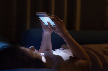 Using cell phone at night lead to blindness
