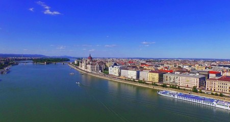 Obraz premium Hungarian parliament aerial view