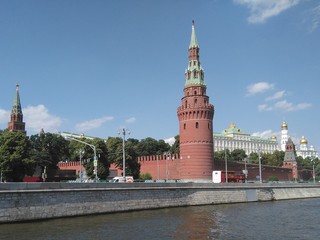 Obraz premium les remparts du Kremlin et la Moscova