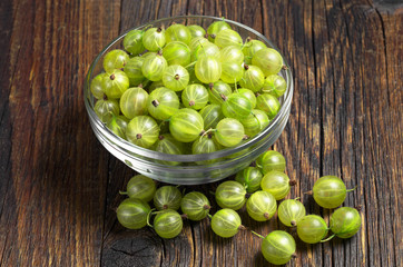Gooseberries in bowl