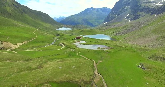 Aerial 4k - Val Viola (IT) - Vista aerea del rifugio e dei laghetti