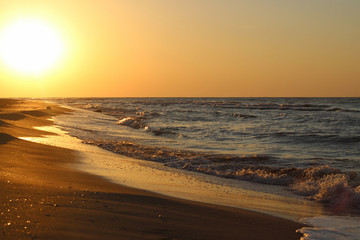 Obraz premium Colorful dawn over the sea. Nature composition.