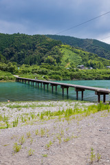 三里の沈下橋（高知県四万十川）