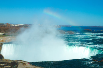Arc en ciel sur les chutes du Niagara