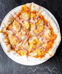 Pizza hawaiian
