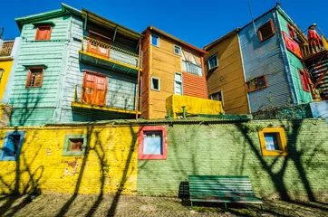 Foto op Canvas Traditionele kleurrijke huizen aan de Caminito-straat in de wijk La Boca, Buenos Aires © Aleksandr Vorobev