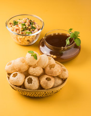 Pani Puri or panipuri, Golgappe or gol gappe, Chat item, India © StockImageFactory