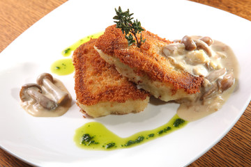 potato cutlets with mushroom sauce