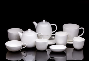 Tea cups with teapot