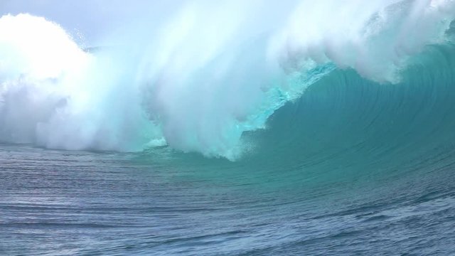 SLOW MOTION CLOSE UP: Big Teahopoo wave breaking and splashing