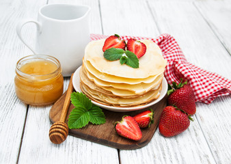 pancakes with strawberries