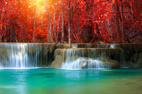 Fototapeta The landscape photo, Huay Mae Kamin Waterfall, beautiful waterfall in autumn forest, Kanchanaburi province, Thailand