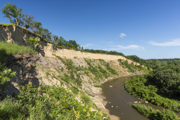 Yellow Medicine River Scenic / A scenic river curving next to a cliff.