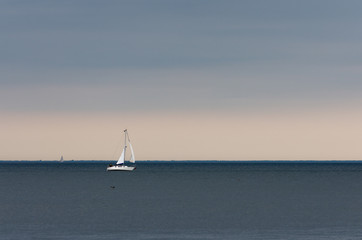 żaglówki na morzu    © Filip Olejowski