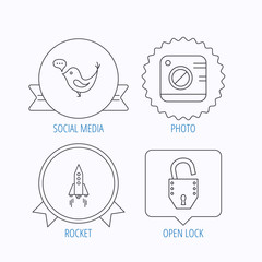 Photo, social media and rocket icons.