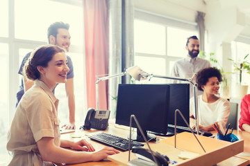 Fototapeta premium happy creative team in office