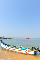 Obraz premium Old fisherman boats at beautiful tropical beach. India