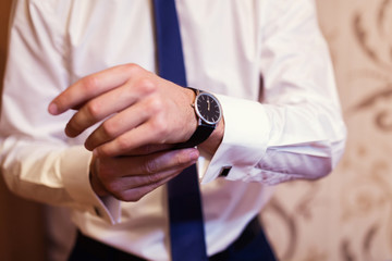 Obraz premium biznesmen ubrania zegarowe